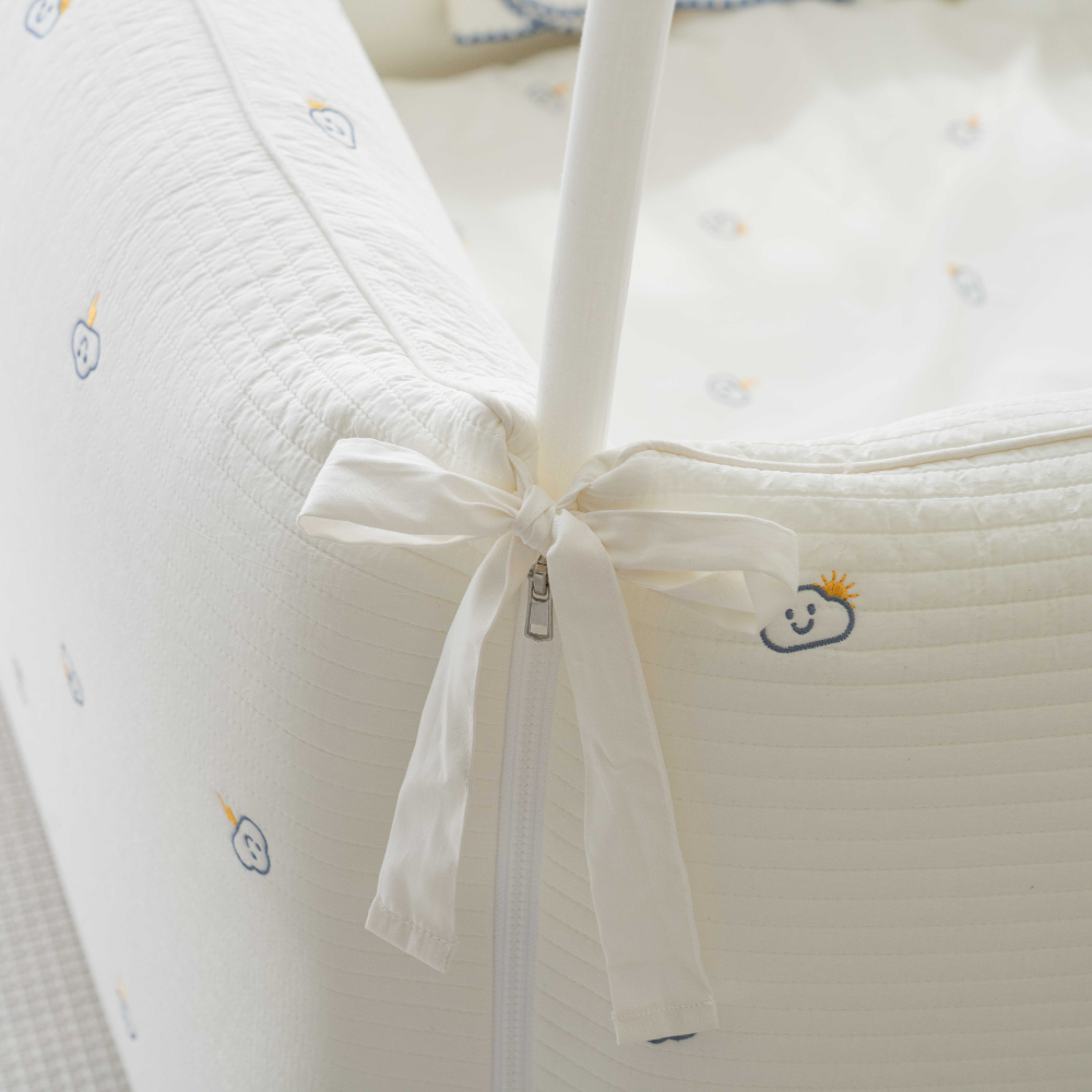 LOLBaby Cotton Embroidery Bumper Bed with Hanging Toy and Canopy - Cloud White