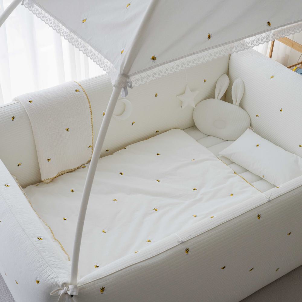 LOLBaby Cotton Embroidery Bumper Bed with Hanging Toy and Canopy Hon ITOTS PTE LTD