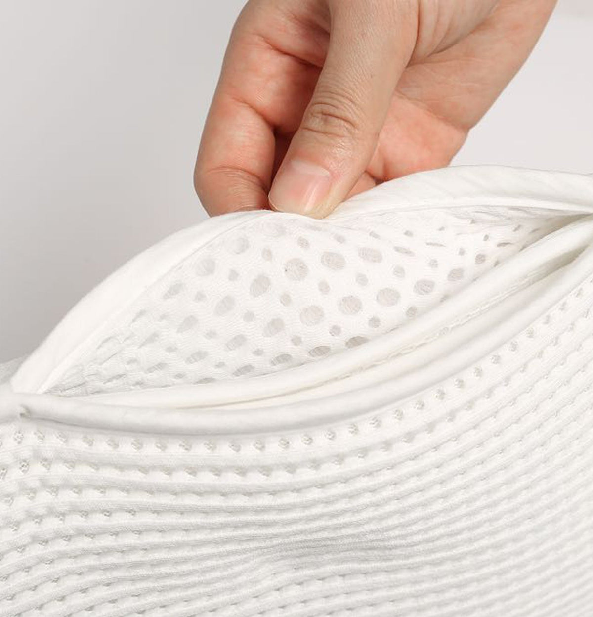 Bonbijou Snug Washable Infant Pillow - Bonbijou