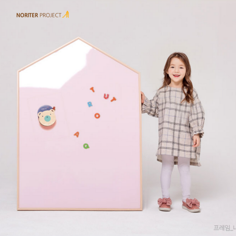 Noriterboard - Lillie Hus Board One Tone in Natural Wood (M size) - Pink